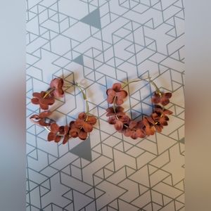 Lot of 5 pairs of floral hoops